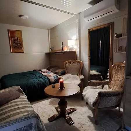 度假居 Mobile With Hottub&sauna *